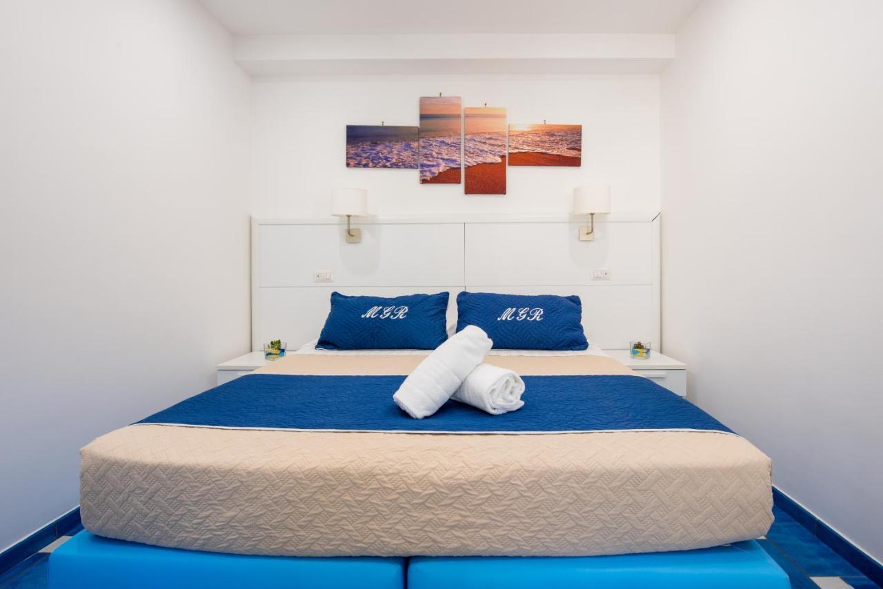 Marina Grande Residence & Spa Соренто Екстериор снимка